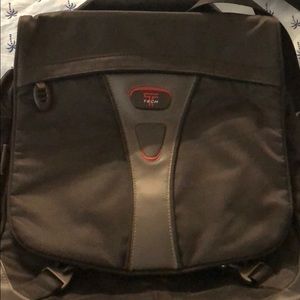 TUMI tech backpack 5589D